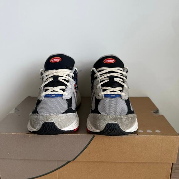 New Balance 2002 R Grey/Black/Red Kids Sneakers - SZ 3 Y - Picture 5 of 13
